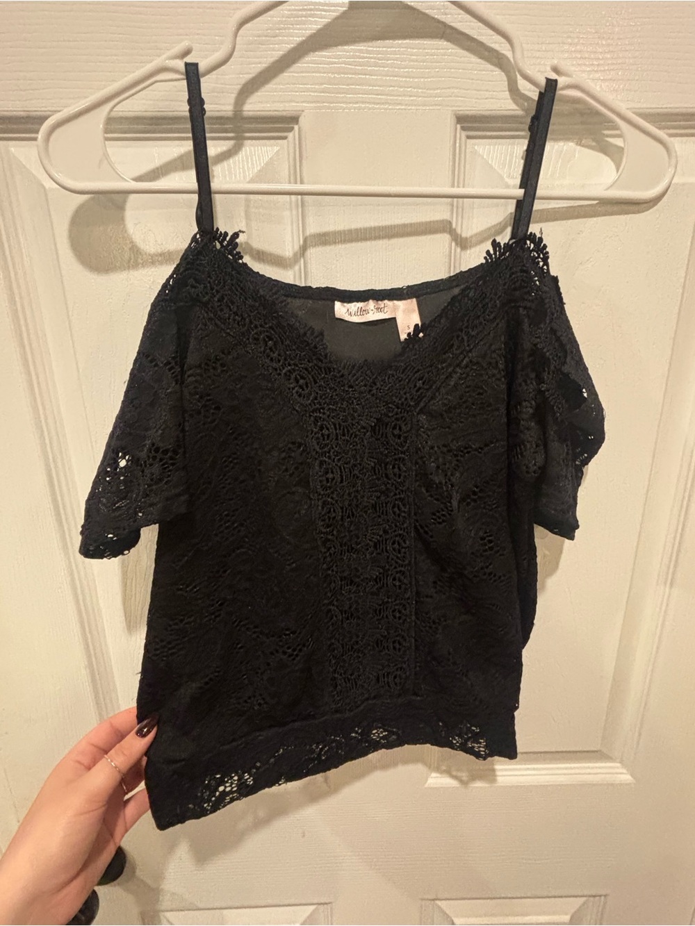 Buckle Willow + root Black Lace Cold-Shoulder Camisole